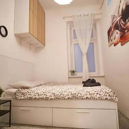 Roomy *